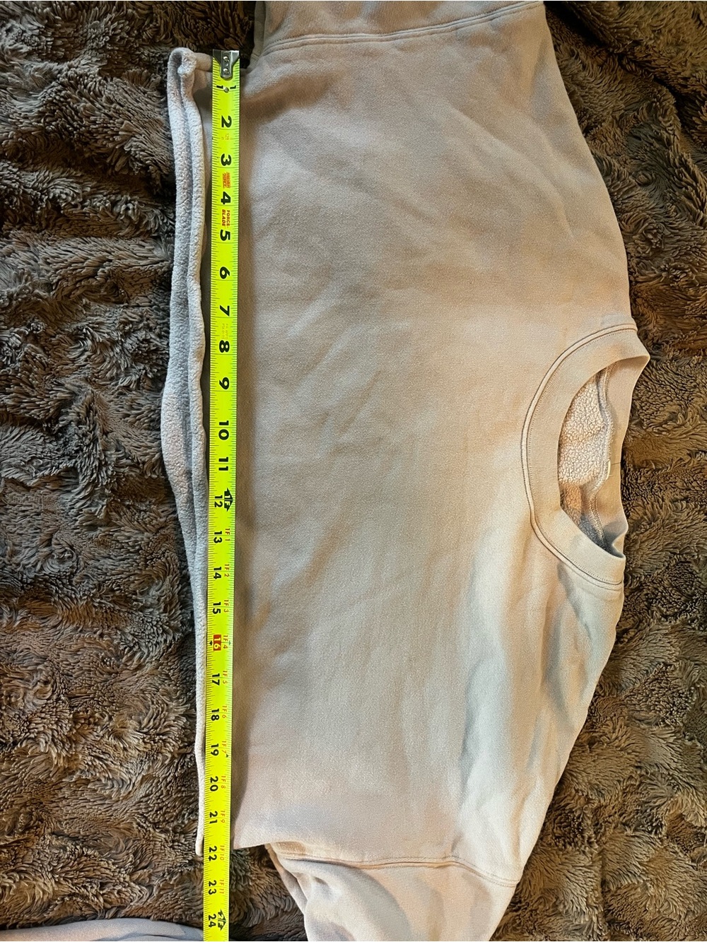ALO YOGA extreme crop pull over best for medium/large - Picture 9 of 9